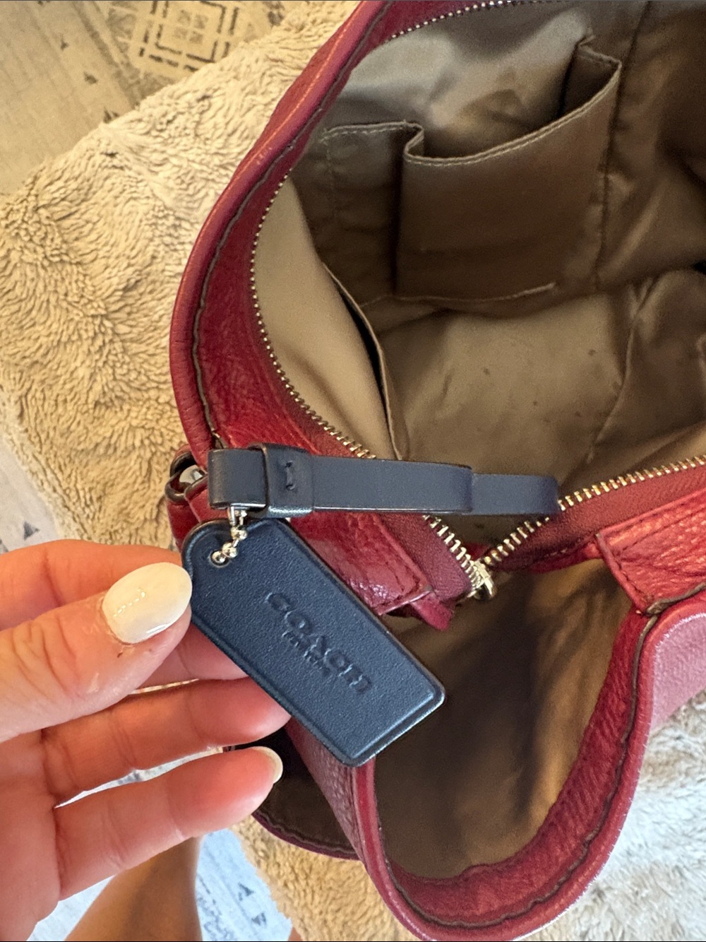 Red coach tote - Picture 5 of 9
